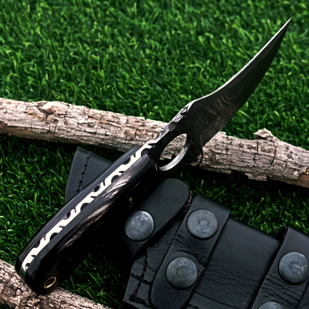 TACTICAL FIXED BLADE KNIFE.